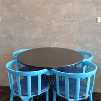 میز و صندلی و کلیه لوازم