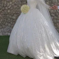 لباس عروس در حد نو