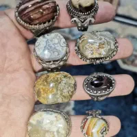 تعدادی انگشتر و نگین اصل