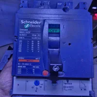 کلید کامپکت  اشنایدر در حد نو و به شرط سالم