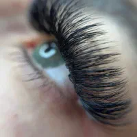 ناخن کار و مژه کار حرفه ای