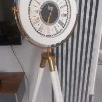 ساعت ایستاده سالم تو اسباب کشی شیشه اش شکسته