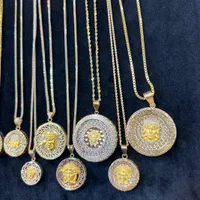 مدالهای ورساچه.سبک و سنگین.شیک و|جواهرات|کاشان, بازار کاشان|دیوار