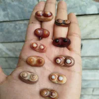 نگین عقیق باباقوری دو کوهان