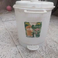 سطل آشغال پدالی|ظروف نگهدارنده، پلاستیکی، یک‌بارمصرف|مشهد, شهرک مهرگان|دیوار