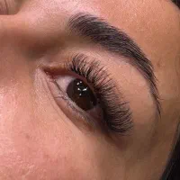 اکستنشن و کاشت مژه