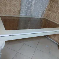 میز ناهارخوری و مبل سه نفره