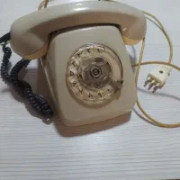 تلفن رومیزی قدیمی