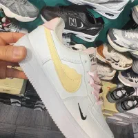 کتونی ایرفورس چین