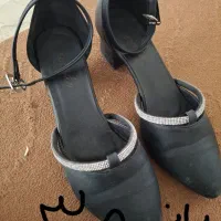 چندجفت کفش زنانه