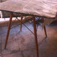 میز ناهارخوری و لوستر