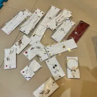 دستفروش اکسسوری (ترجیحا خانوم)