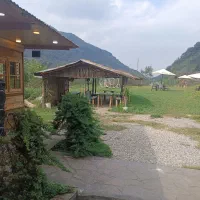 قلیان زن سالندار کارگر ساده کافه رستوران