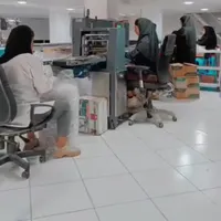 نیرو برای کار در کارگاه تولید پک قاشق و چنگال