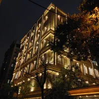 پالیزی زمین۳۸۰ متری دارای ۷۵۰ متر بنا قابل استفاده