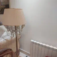 آباژور ایستاده