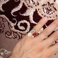 انگشتر نگین دار قرمز و نقره ای رنگ شیک وزیبا
