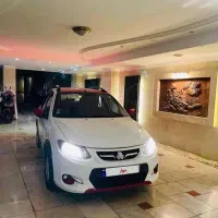 کوئیک R سفید