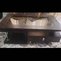 میز جلو مبلی کاملا سالم و تمیز و نو با ۴ تا عسلی