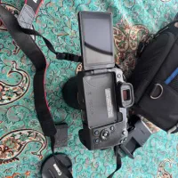 دوربین کنون R8 لنز ۱۰۵-۲۴ باسه پایه حرفه ای و کیف|دوربین عکاسی و فیلمبرداری|تهران, تهرانپارس غربی|دیوار