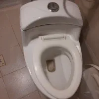 توالت فرنگی دست دوم به همراه روشویی