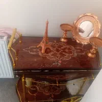 میز کنار سالن