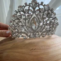 تعدادی تاج عروس فروشی در حد نو