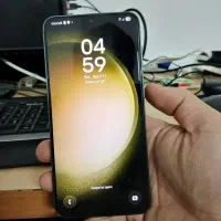 بسیار تمیز و سالم samsung galaxy s23 plus