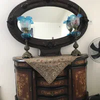 کمد وشمعدون