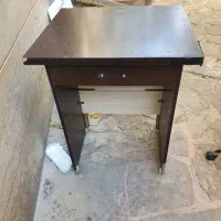 میز و صندلی چرخ دار سالم