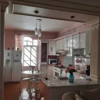 وسایل آشپزخونه شامل (کابینت ،هود،گاز پنج شعله و|اجاق گاز و لوازم برقی پخت‌وپز|صحنه, |دیوار