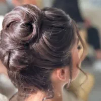 اجاره ی صندلی برای میکاپ کار و شنیون کار|خدمات آرایشگری و زیبایی|صدرا-فارس, فاز ۱|دیوار