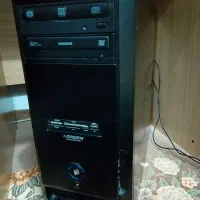 کامپیوتر کاملا سالم و تمیز