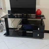 میز تلویزیون شیشه ای ترک