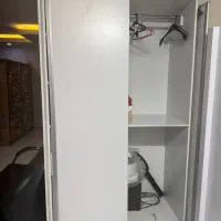 آینه قدی،کمد،صندلی پدیکور،تخت اپیلاسیون،پارتیشن|آرایشگاه و سالن‌های زیبایی|اصفهان, حسین‌آباد|دیوار