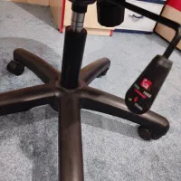 صندلی چرخان با کیفیت و قیمت مناسب|صندلی و نیمکت|زنجان, |دیوار