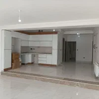 آپارتمان ۱۷۵ متری کلیدنخورده سعدی وسط، نورگیر عالی