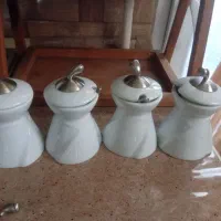 جا ادویه و بطری