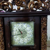 ساعت ایستاده کنده کاری