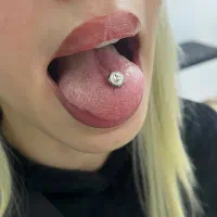 آف آموزش و انجام تخصصی خدمات پرسینگ و میکرودرمال