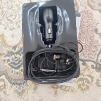 هندزفری.