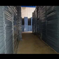 قفسه فلزی. قفسه بندی. قفسه