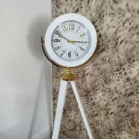 ساعت ایستاده