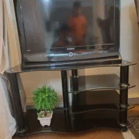 تلویزیون و میز