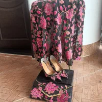 دوخت ست کیف وکفش ومنجوق ومرواریددوزی روی لباسها