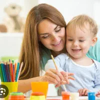 استخدام پرستار خانم جهت مراقبت بچه