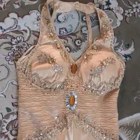 تعدادی لباس مجلسی شیک و تمیز در حد نو|لباس|رودهن, |دیوار