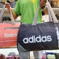 کیف باشگاه ساک باشگاه کیف ورزشی کیف کلاس|کیف، کفش، کمربند|قم, هفت تیر|دیوار