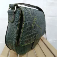 کیف چرم سبز رنگ