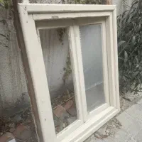 پنجره چوبی قدیمی